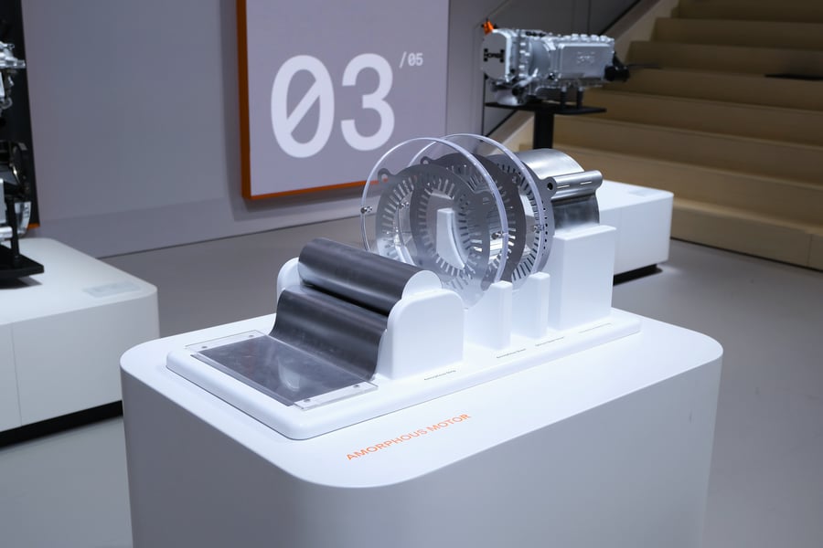 Horse Powertrain's amorphous motor at a booth